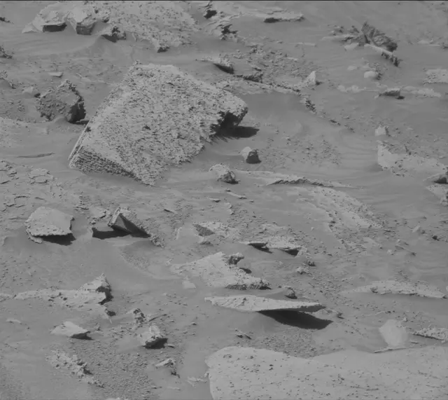 Sol 3900: Mast Camera (Mastcam)