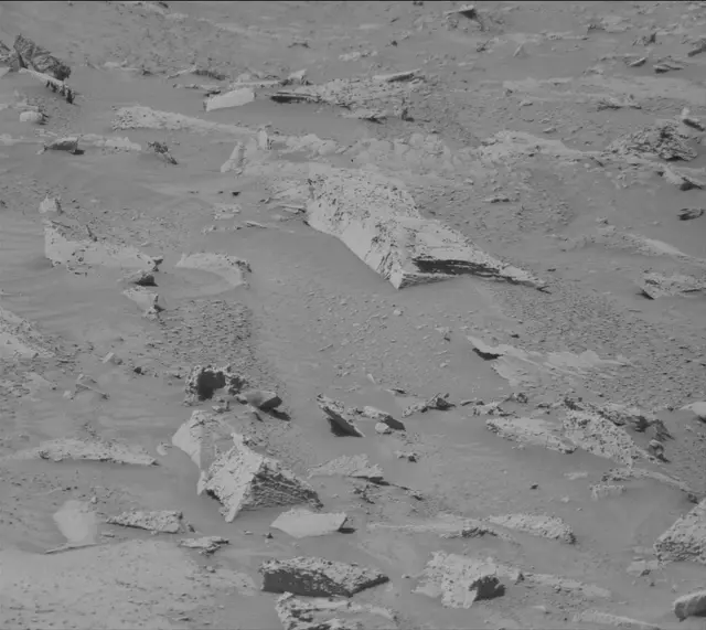 Sol 3900: Mast Camera (Mastcam)
