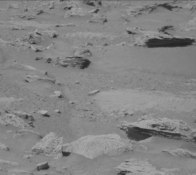 Sol 3900: Mast Camera (Mastcam)
