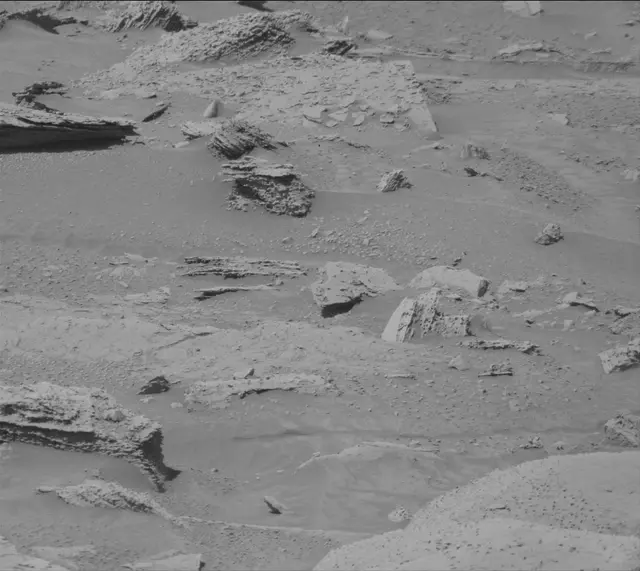 Sol 3900: Mast Camera (Mastcam)