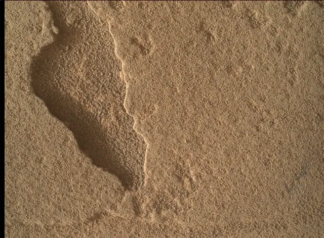 Sol 3900: Mars Hand Lens Imager (MAHLI)