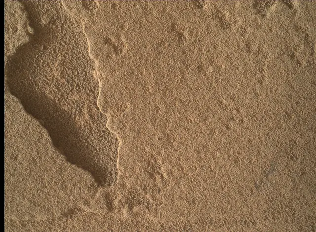 Sol 3900: Mars Hand Lens Imager (MAHLI)
