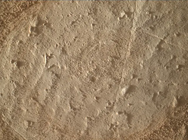Sol 3900: Mars Hand Lens Imager (MAHLI)
