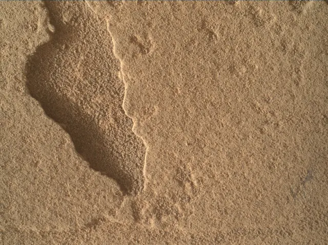Sol 3900: Mars Hand Lens Imager (MAHLI)