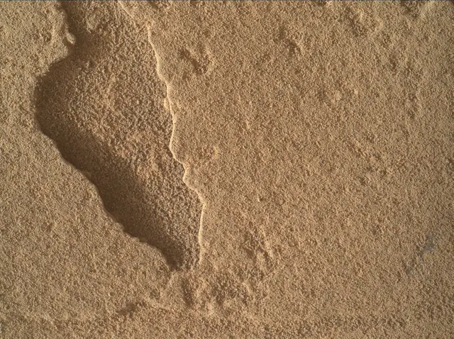 Sol 3900: Mars Hand Lens Imager (MAHLI)