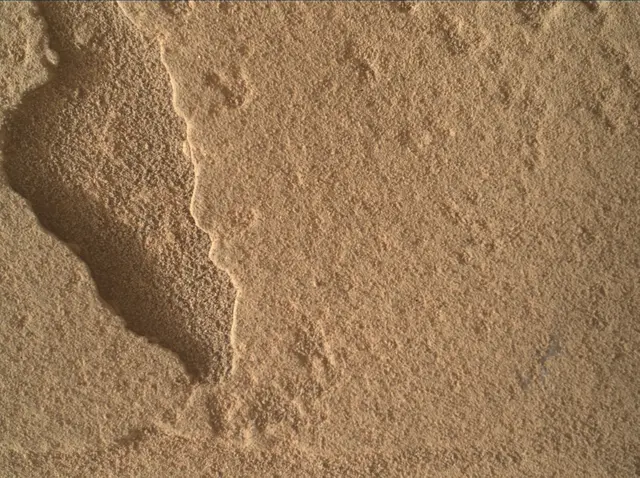 Sol 3900: Mars Hand Lens Imager (MAHLI)
