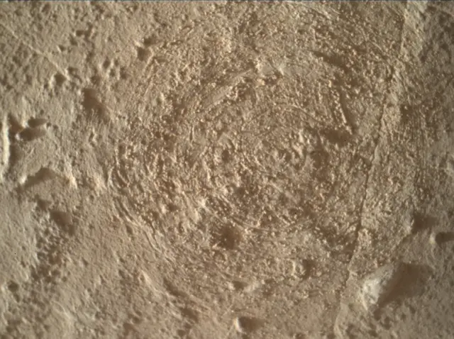 Sol 3900: Mars Hand Lens Imager (MAHLI)