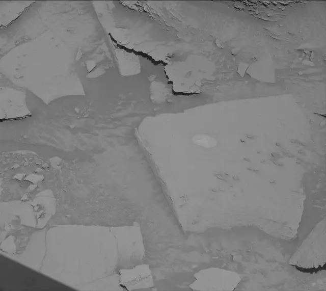 Sol 3901: Mast Camera (Mastcam)