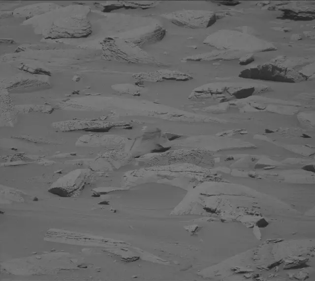 Sol 3901: Mast Camera (Mastcam)