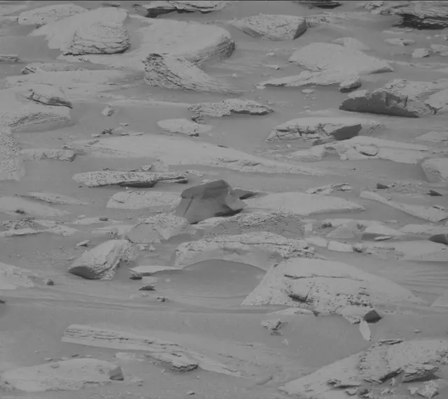 Sol 3901: Mast Camera (Mastcam)