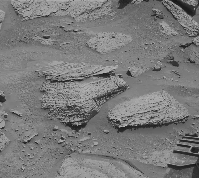 Sol 3902: Mast Camera (Mastcam)