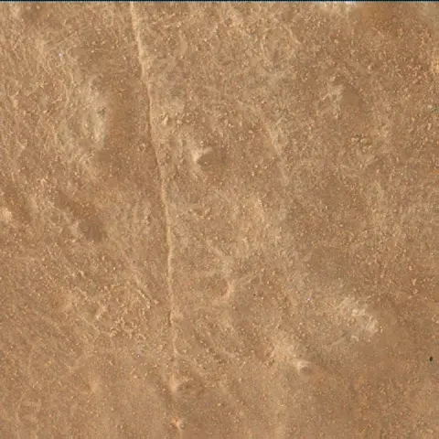 Sol 3902: Mars Hand Lens Imager (MAHLI)
