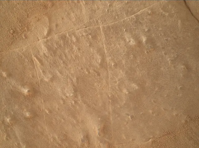 Sol 3902: Mars Hand Lens Imager (MAHLI)
