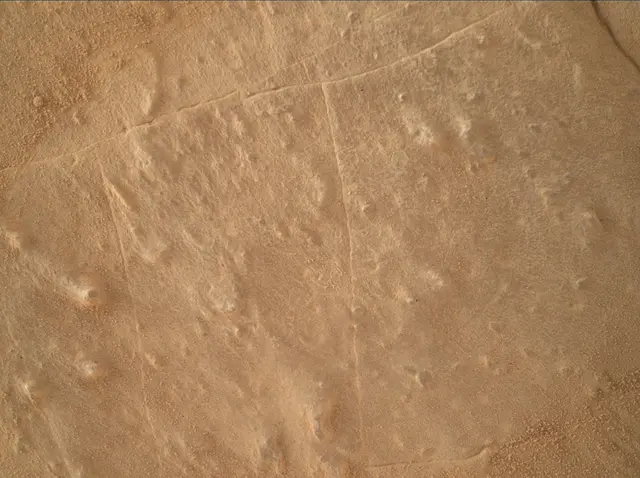 Sol 3902: Mars Hand Lens Imager (MAHLI)