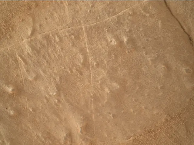 Sol 3902: Mars Hand Lens Imager (MAHLI)