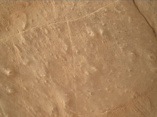 Sol 3902: Mars Hand Lens Imager (MAHLI)