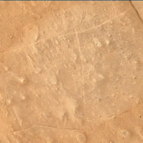 Sol 3902: Mars Hand Lens Imager (MAHLI)