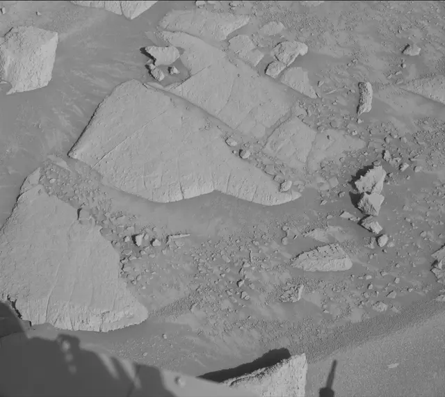 Sol 3904: Mast Camera (Mastcam)