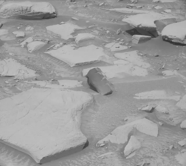 Sol 3905: Mast Camera (Mastcam)