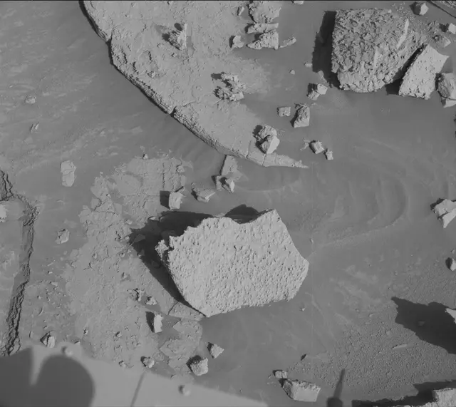 Sol 3905: Mast Camera (Mastcam)