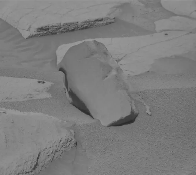 Sol 3905: Mast Camera (Mastcam)