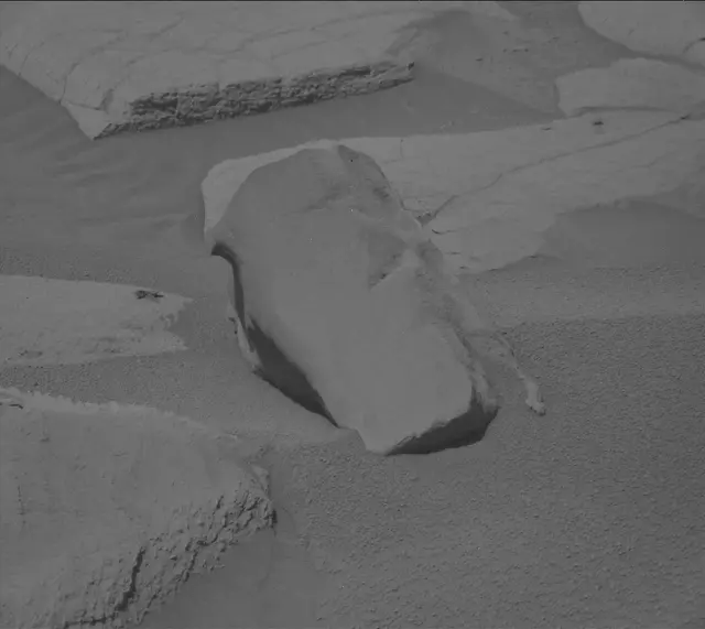Sol 3905: Mast Camera (Mastcam)