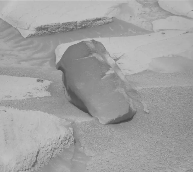 Sol 3905: Mast Camera (Mastcam)