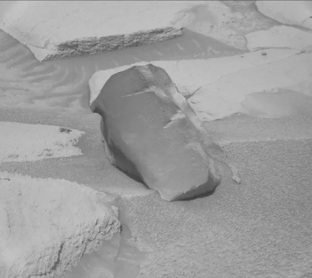 Sol 3905: Mast Camera (Mastcam)