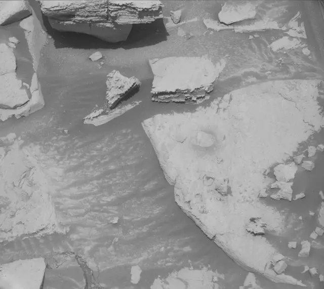 Sol 3906: Mast Camera (Mastcam)