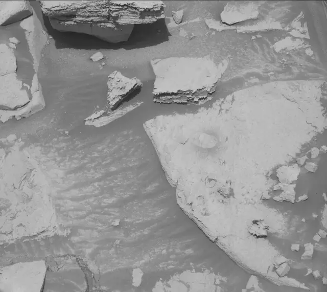 Sol 3906: Mast Camera (Mastcam)