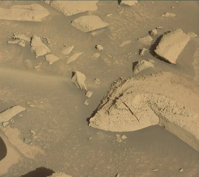 Sol 3906: Mast Camera (Mastcam)