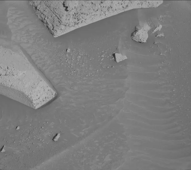 Sol 3906: Mast Camera (Mastcam)