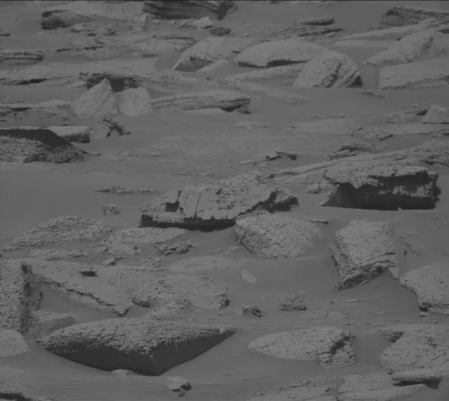 Sol 3906: Mast Camera (Mastcam)