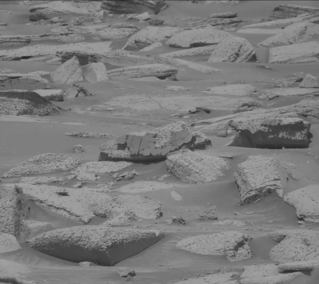 Sol 3906: Mast Camera (Mastcam)