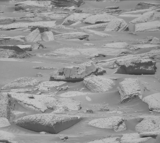 Sol 3906: Mast Camera (Mastcam)