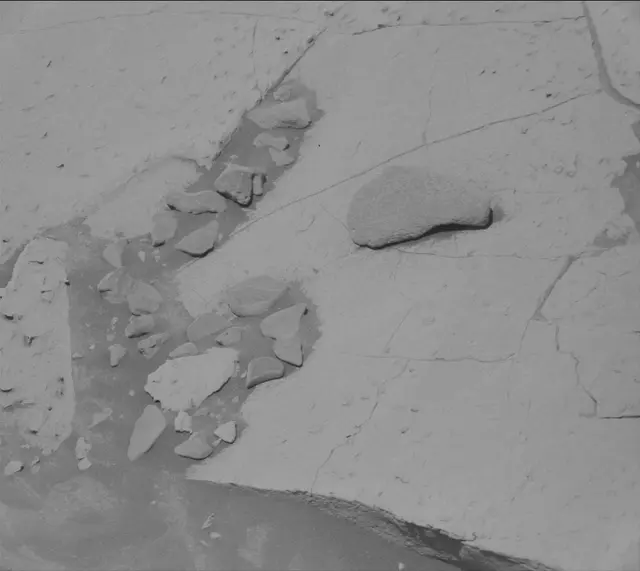 Sol 3906: Mast Camera (Mastcam)