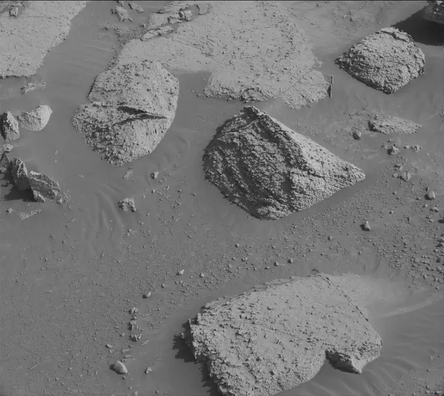 Sol 3907: Mast Camera (Mastcam)