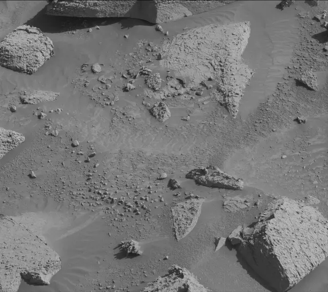 Sol 3907: Mast Camera (Mastcam)