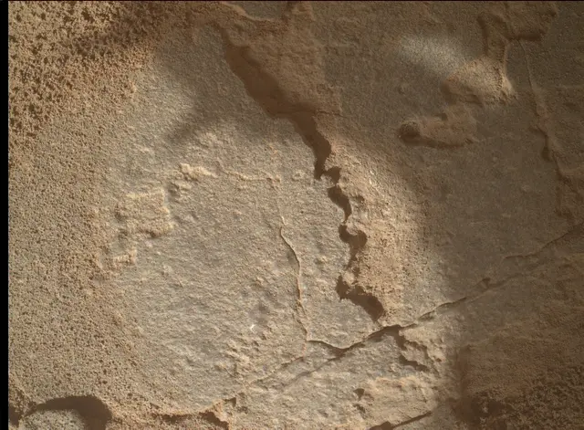 Sol 3907: Mars Hand Lens Imager (MAHLI)