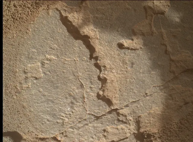 Sol 3907: Mars Hand Lens Imager (MAHLI)