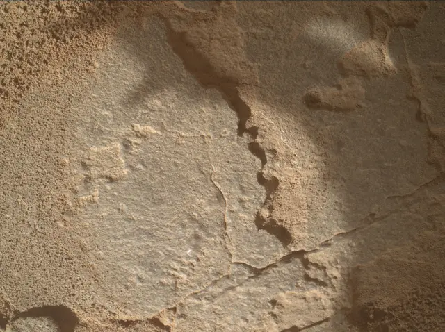Sol 3907: Mars Hand Lens Imager (MAHLI)