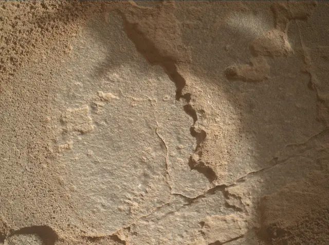 Sol 3907: Mars Hand Lens Imager (MAHLI)