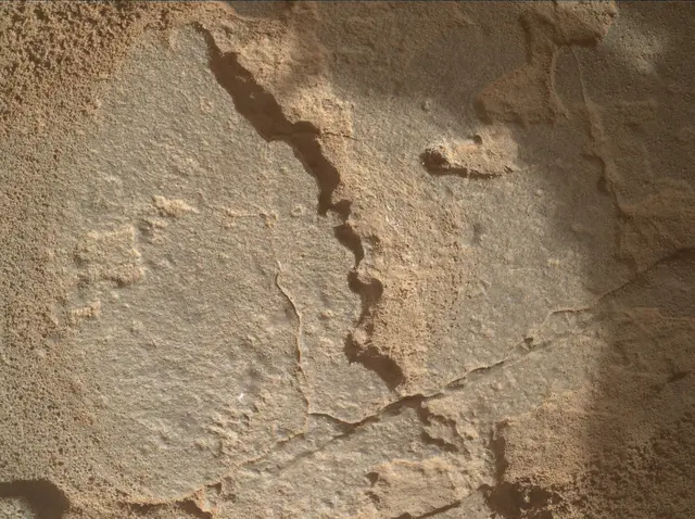 Sol 3907: Mars Hand Lens Imager (MAHLI)
