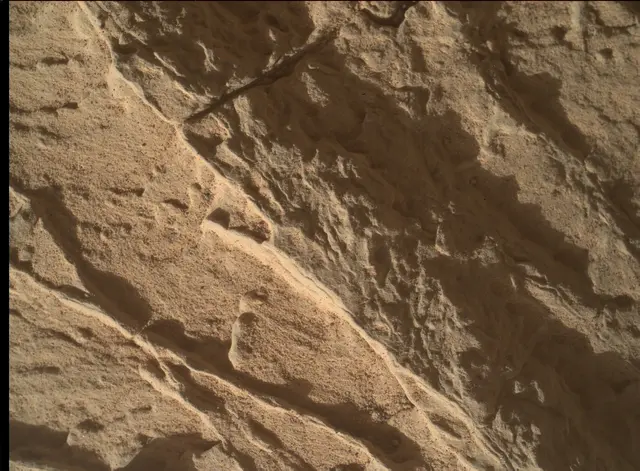 Sol 3907: Mars Hand Lens Imager (MAHLI)