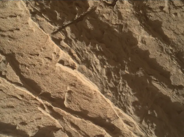 Sol 3907: Mars Hand Lens Imager (MAHLI)