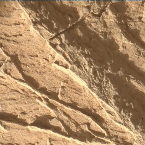 Sol 3907: Mars Hand Lens Imager (MAHLI)