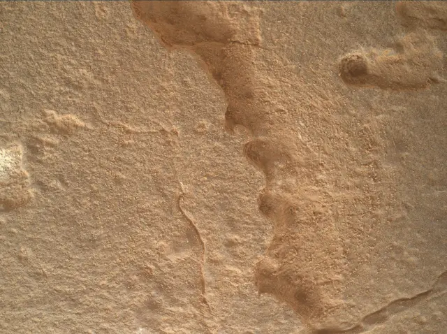 Sol 3907: Mars Hand Lens Imager (MAHLI)