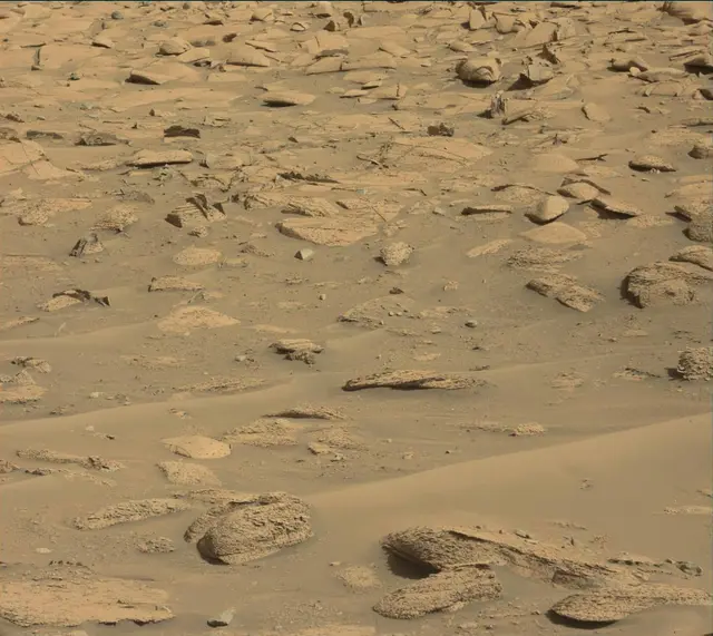 Sol 3908: Mast Camera (Mastcam)