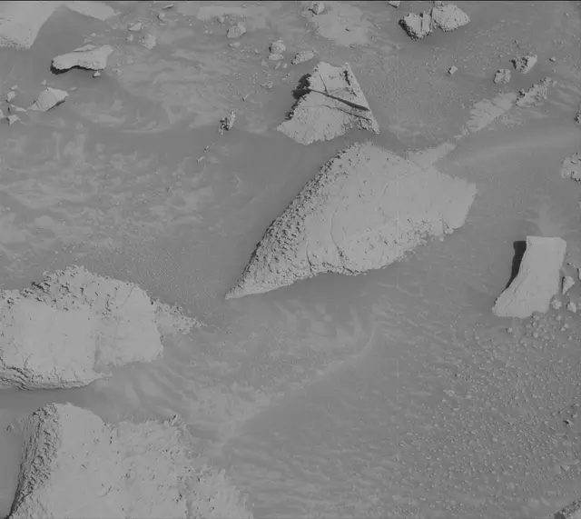Sol 3908: Mast Camera (Mastcam)