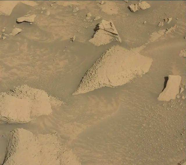 Sol 3908: Mast Camera (Mastcam)